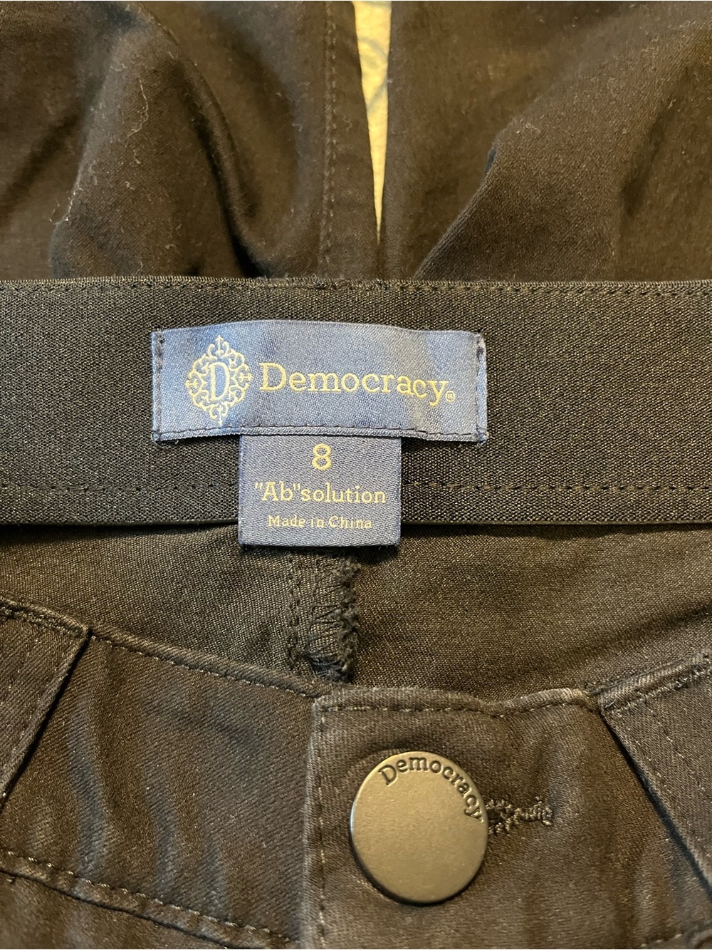 #42 Democracy Women’s Black “Ab”solution Mid Length Stretch Denim Shorts Size 8 - Picture 2 of 7